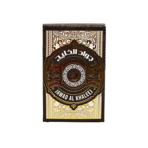 JAWAD AL KHALEEJ is a sophisticated, unisex woody fragrance that opens with vibrant citrus and spicy notes of Sicilian Bergamot, Pink Pepper, and Davana. 