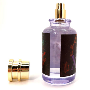 X is an enticing elixir that both captivates and charms. It is for the woman who seeks to be in a fresh and fruity environment and also one who’s contemporary in spirit.